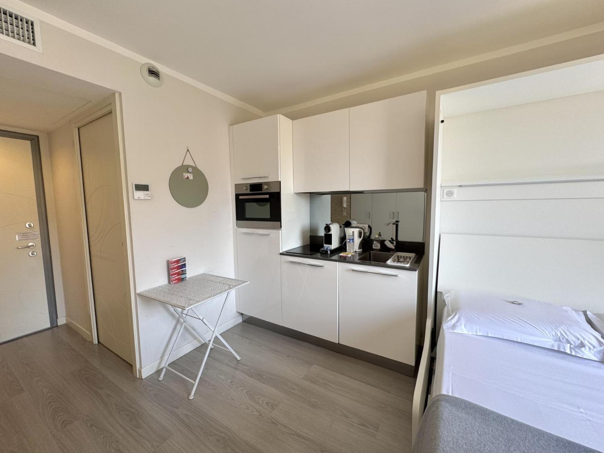 Aparthotel Riviera Nice Cote D'Azur - Old Town - Studio Ac - Sea View - 50M Promenade Des Anglais- La Maison Linda Esterno foto