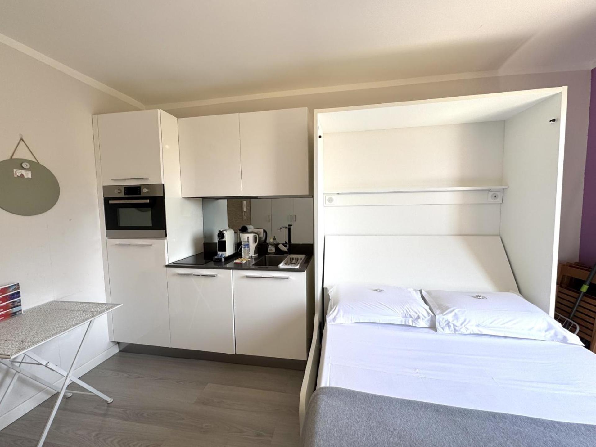 Aparthotel Riviera Nice Cote D'Azur - Old Town - Studio Ac - Sea View - 50M Promenade Des Anglais- La Maison Linda Esterno foto