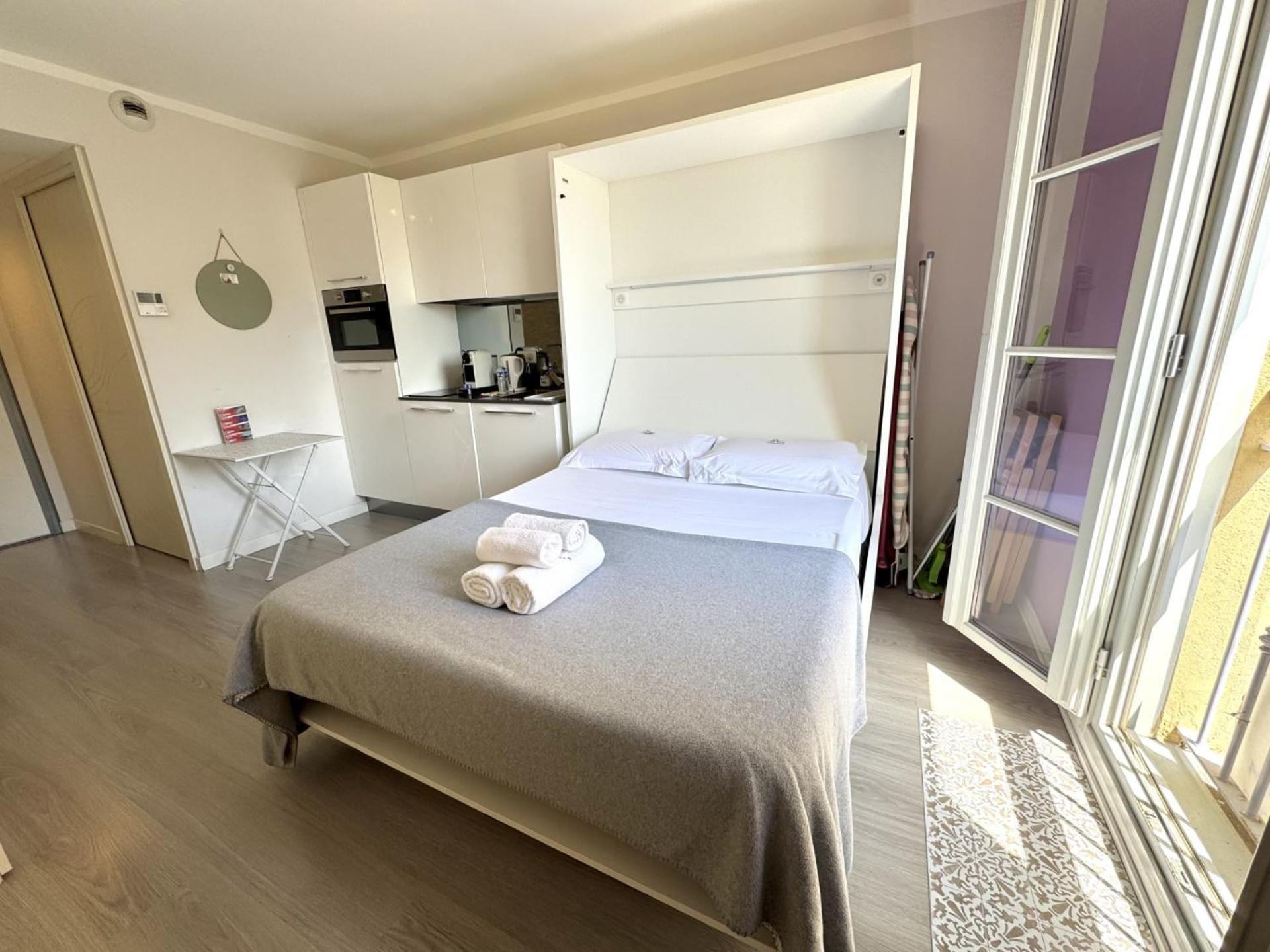 Aparthotel Riviera Nice Cote D'Azur - Old Town - Studio Ac - Sea View - 50M Promenade Des Anglais- La Maison Linda Esterno foto